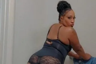 Ms. Sexie Caramel - 34 - Image 2