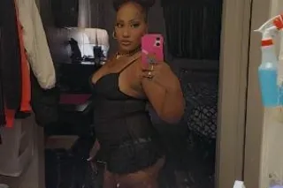 Ms. Sexie Caramel - 34 - Image 4