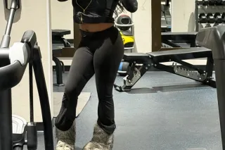 melanated pussy worth more than gold TS💋 - Image 8
