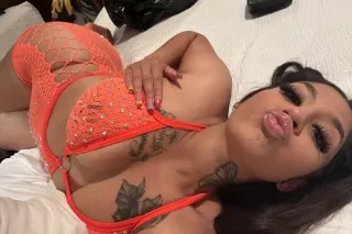 ARE YOU INTO THE PRETTIEST FRE... - Image 1