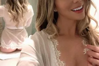 💋💋💦Kissable Kim!! Sexy from He... - Image 4