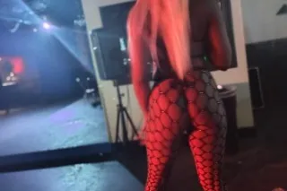 ☺6'2 chocolate goddess here to... - Image 3