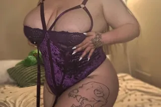 thick PAWG Zoey is here to ple... - Image 2