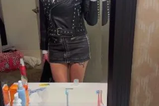 BAILEY BLAZE- UPSCALE LUXURY H... - Image 1