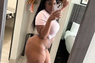 ‼⏰🍭OUTCALLS AVAILABLE ‼🍆💦👅FUCK ME FROM THE BACK 🍒🍭 SMACK THIS FAT ASS WHILE U CUM🍑🍫💦💦 - Image 1