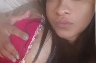 Latina caliente 😜😛 Hay papi 🌶🌶 - Image 2