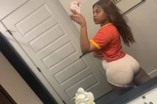 Heyyy Guyss Petite Thick & Sex... - Image 1