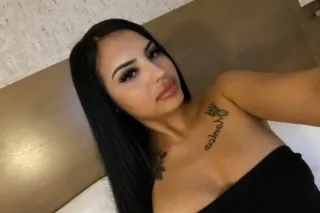 😘💕PRETTY YOUNG WET LATINA - Image 3