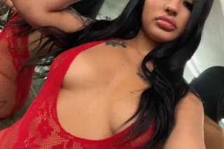 😘💕PRETTY YOUNG WET LATINA - Image 4