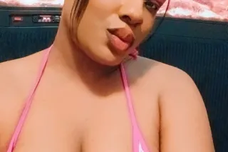 Available NOW😘 - Image 4