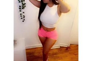 soy una chica muy amigable y doy un buen trato para que quede encantado mi amor ven averme y veras lo bien que tevas asentir 🥰😍 - Image 3