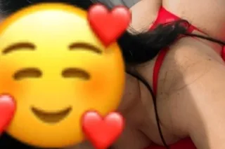 💋 SWEET LATINA BABE 💕 New here 😘 Good mood, good vibes ✨ Come chill and relax 💆 - Image 1