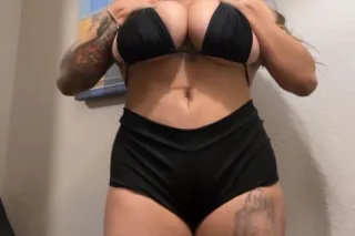 💜 YOUR FAVORITE LATINA IS BACK... - Image 2