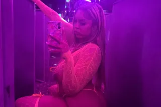 SLIM THICK CLASSY LIGHTSKIN🥂👅💦... - Image 3