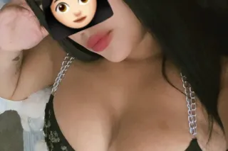 Linda Chica Latina no depsito ... - Image 3