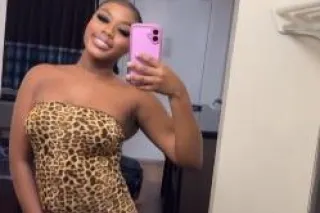 🎉New In Town🎉 Petite Ebony Doll With a Creamy & Squirting Pussy 💦🐱... - Image 5