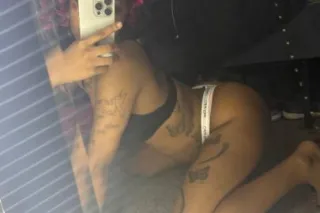 petite cutie💕 - Image 1