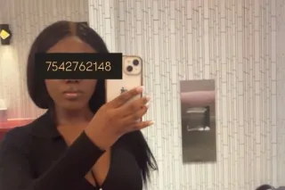 🍓5'2 petite treat 🍓🫧 - Image 2