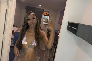 PRETTY PETITE CHOCOLATE TREAT🍫... - Image 2
