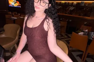 outcall and cardate only for now! 🫦💍💕📲 - Image 5