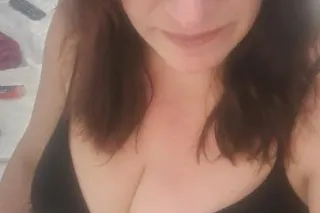 NEW IN TOWN***SEXY MILF - Image 1
