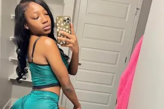 Creamy pussy Goddess 💦👑 - Image 1