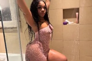 2 GIRL SPECIALS 👩🏽‍❤️‍💋‍👩🏽💕𝓟𝓻𝓲... - Image 1
