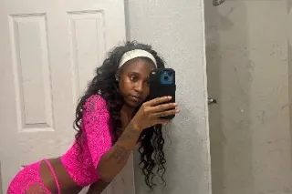 fun size petite hottie in town💋🍫 - Image 7