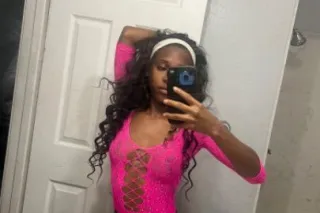 fun size petite hottie in town💋🍫 - Image 9