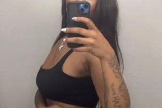 Chyna❤ 5'5 Slim Thick 😝 - Image 4