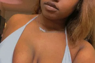 Diorr playhouse 😋😍💦 Full servi... - Image 4