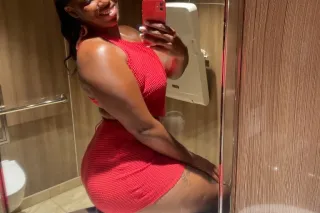 🥰Fan Favorite😘😘 Lyric the THIC... - Image 1