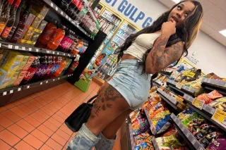 come see where its good at baby 😩😘 - Image 1