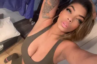 Let me take your breath away with my mesmerizing, perfecy and juicy lips, hips and titts. - Image 1