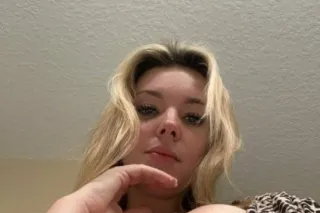 💋 HEY HONEY! 💋 I'm Available N... - Image 4