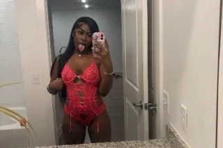 🫣Sexy mocha🍫🫦 available for incalls only rn come see what this Wet💦 tight 👅juicy 😋 pussy talking bout ☺ - Image 1