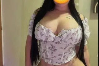 💦❤Sexy big-bootied girl ready ... - Image 2