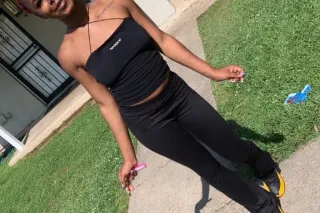 Pretty Enough To Distract You All Night 💋🤩 - Image 5