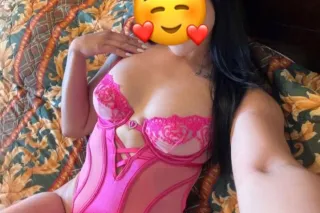 Caliente🔥 Chica Latina muy Apetitosa y divertida Disponible para ti papi 🔥🤩🥰 - Image 1
