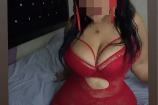 hot and horny Latina 😍😋 • Habl... - Image 2