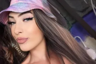 sexy petite snow bunny - Image 5