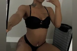 slim red😍lets hangout - Image 3