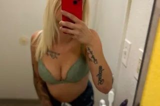 ✨ Available Now 💋 Private Meet Zones 🔥 Hotel-Friendly & Travel Ready 🚘 City Hangouts 🚘 - Image 1