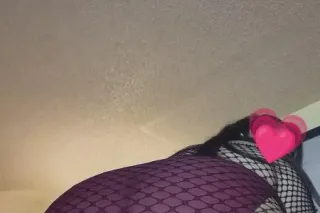 Sexy💗 Big BOOTY 🍑BBW Mexican Woman wet ☔and Ready - Image 3