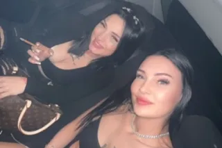 2 girls 💦😻 - 24 - Image 2