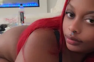 Juicy Tee👅 FAMOUS PORN SLUT 🫦 - Image 6