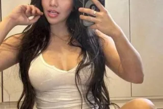 Hey baby I arrived new to the city and I’m in a hotel ready to take care of boys😇😍 Hot Girls🥵 - Image 2
