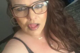 Tap this To gue Thursday she will catch it all specials all nite - Image 11