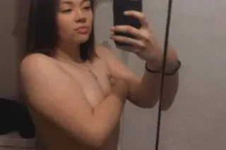 Pretty pussy and im petite💦 - Image 1