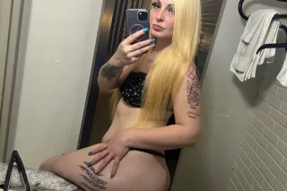 Slim thick white Snowbunny 💦😜 - Image 6